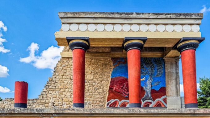 Crete: Knossos Palace, Archaeological Museum & Heraklion - Lively Markets and Shops