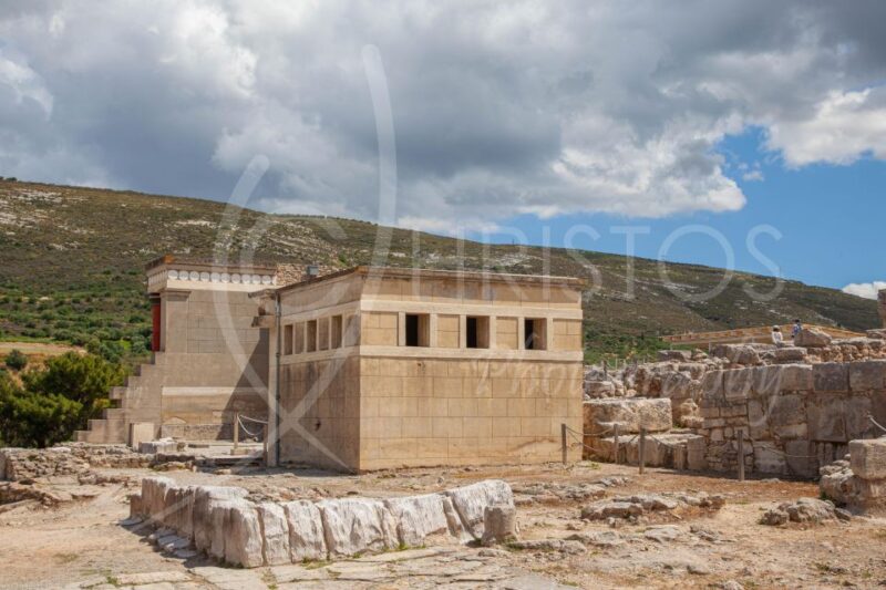 Crete: Knossos Palace - Intricate Frescoes and Artistry