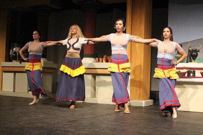 Crete Minoan Discovery Tour With Knossos Palace, Heraklion, and Live Dance Show - Discovering Heraklions Old Town