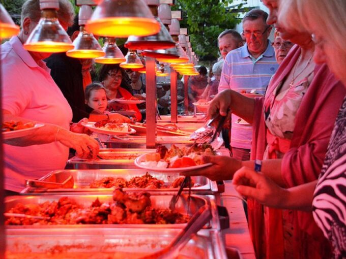 Crete: Traditional Dance Show and Buffet Dinner With Wine - Participation Encouragement