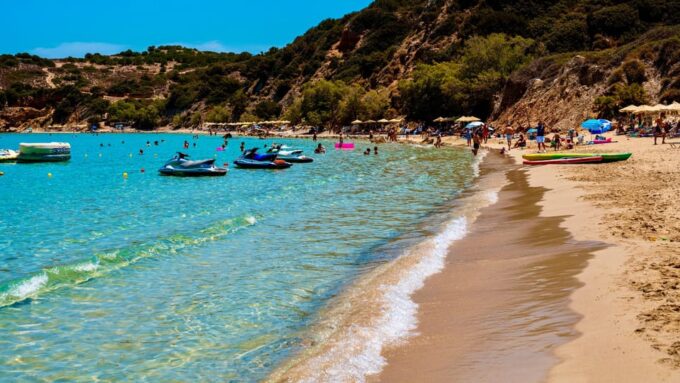 Crete: Voulisma Beach Day Trip - Dining Opportunities