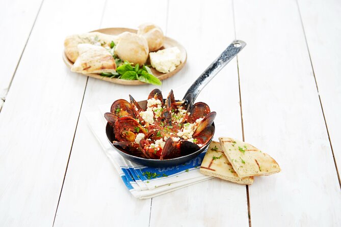 Cruise and Dine Lunch / Cape Town: Coastal Motor Cruise and 2-Course Lunch - Cuisine Options: Italian, Greek, Local