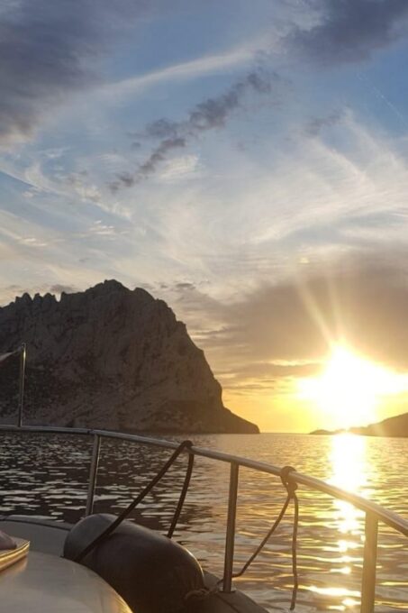 Cruise, Coffee and Swimming in the Calanques of Frioul - Frequently Asked Questions