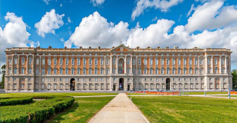 Cruise Ship Tour (Royal Palace of Caserta& Shopping) - Key Points