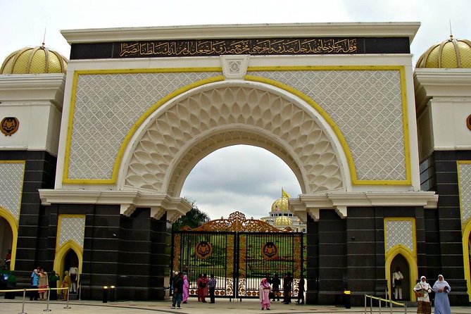 Cruise Shore Excursions: Port Klang - Explore Batu Caves