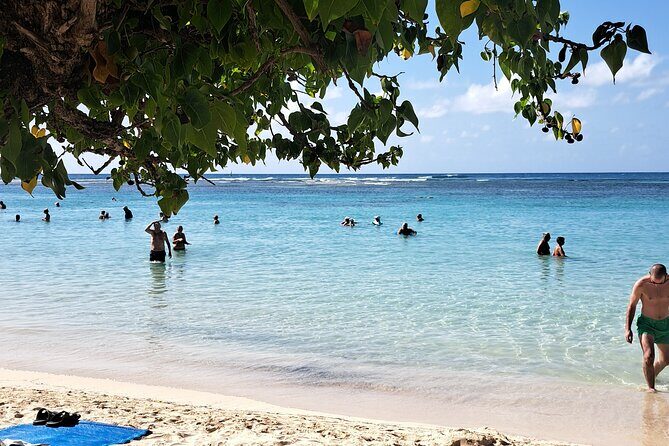 Cruise Stopover at Village Sainte Anne and its Beach - Introduction: A Promising Taste of Sainte-Anne