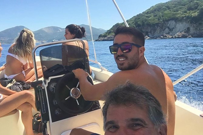 Cruise to Turtles Island and Caves With a Glass Bottom Boat - Participant Information