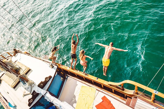 Cruising and Snorkeling Catamaran Private Tour in Punta Cana - Snorkeling Experience