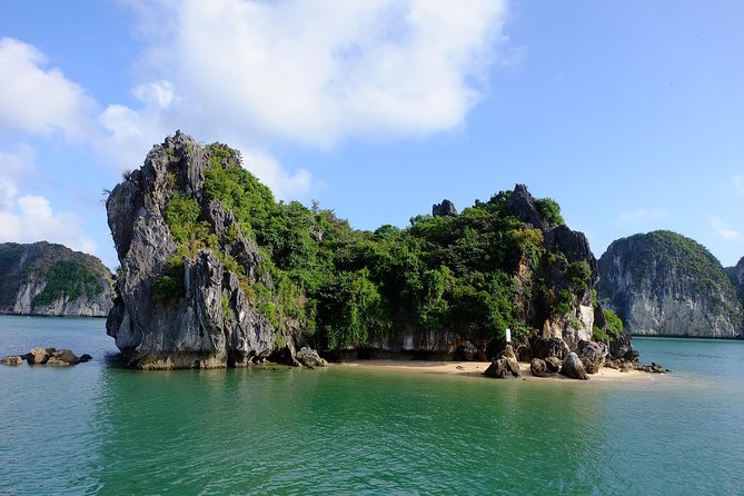 Cruising & Kayaking in Lan Ha Bay - Halong Bay - Cat Ba Island - Savoring Fresh Vietnamese Cuisine