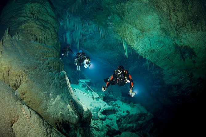 Crystal Caves, Hamilton Shopping and Beach Tour - Logistics and Limitations