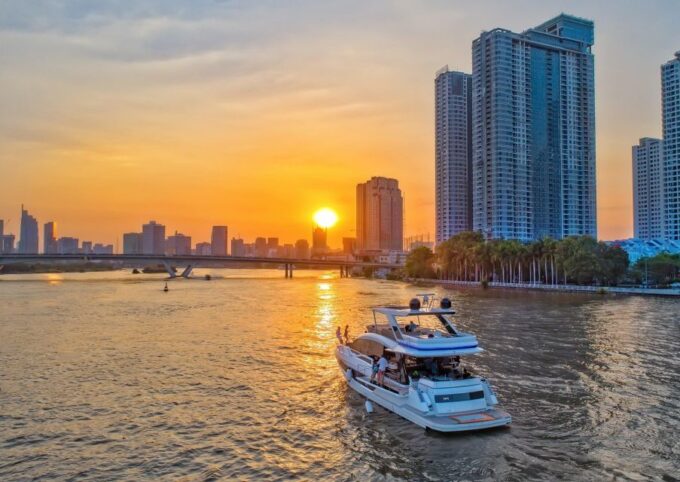 Cu Chi Tunnels & HCMC Tour: History and Saigon Taste - Saigons Cultural Landmarks