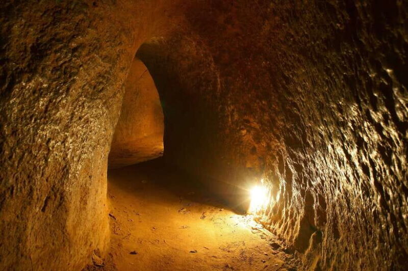 Cu Chi Tunnels & Mekong Delta Private Tour Full Day - Exploring the Cu Chi Tunnels