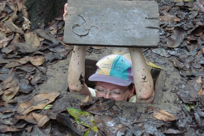Cu Chi Tunnels With Lunch - Private Tour - Exploring the Tunnels