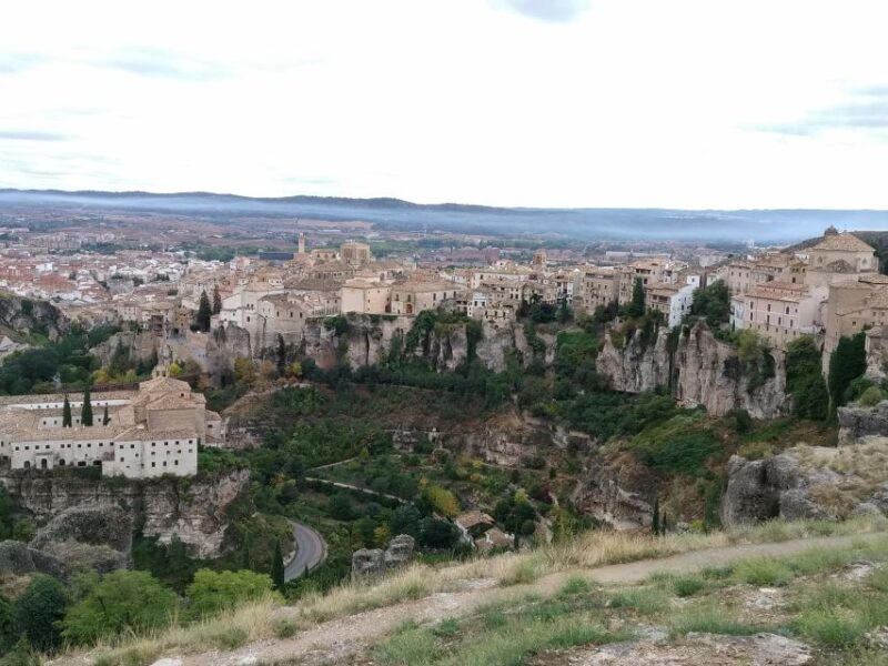 Cuenca: Nighttime Highlights Walking Tour in Spanish - What to Bring