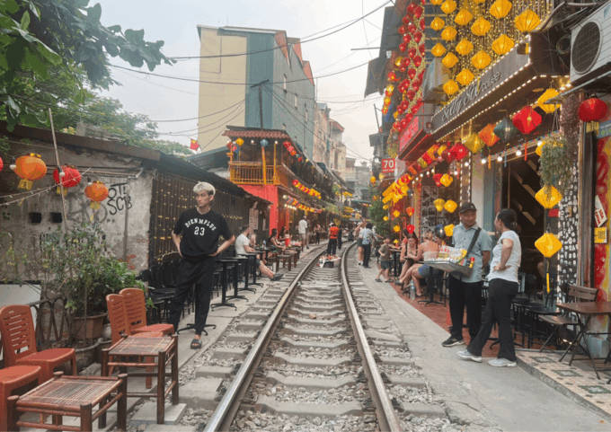 Culinary Local Food With Train Street Private Experience - Logistics and Guidelines