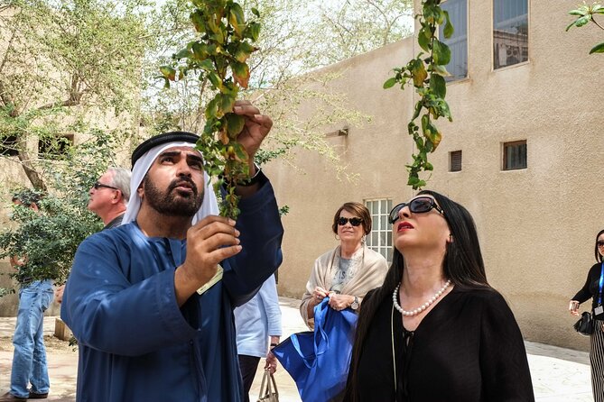 Cultural Tour of the Al Fahidi Al Bastakiya District in Authentic Old Dubai - Visiting the Rulers Court Mosque
