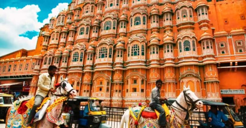 Cultural Walking Tour of Jaipur With Local Snacks - Itinerary Highlights