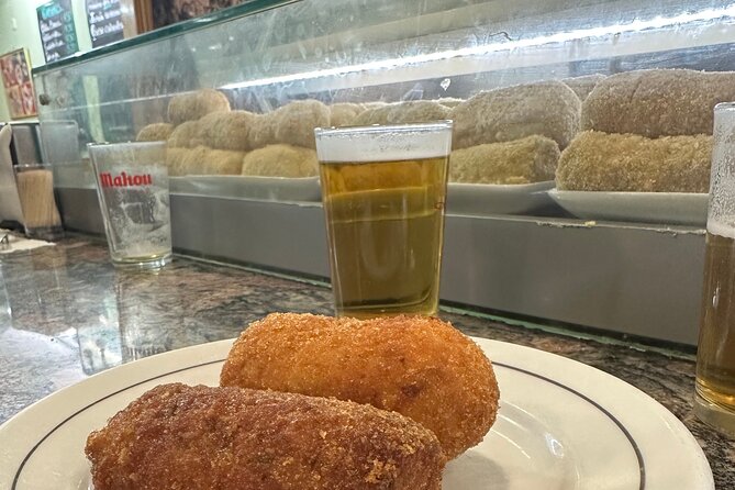 Cultural Walking Tour of Malasaña With Tapas - About Selecta Tours