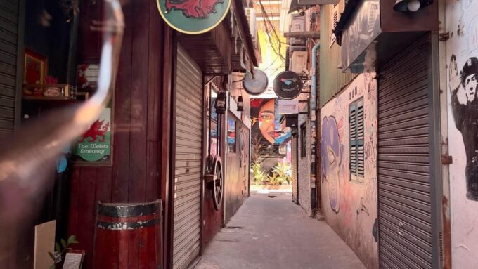 Culture Walking Tour of Phnom Penh City With Lina - Engage With Local Artisans