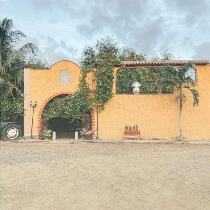 Curacao: La Hacienda Olivia - Accessibility and Services
