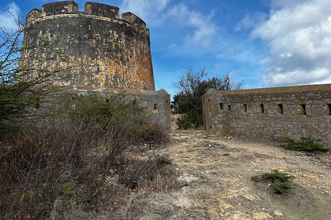 Curacao: Small Group Bus Sightseeing Tour & Snorkling Trip - Tour Highlights