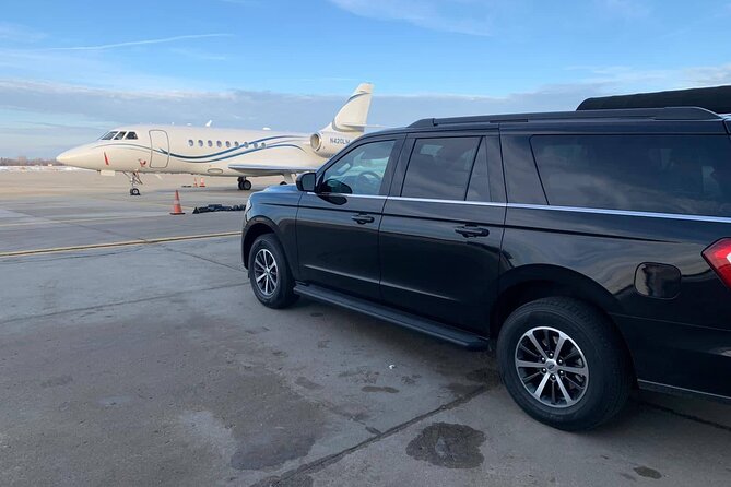 Curbside Sedan Transportation From OHARE or Midway Airport to Downtown Chicago - Key Points