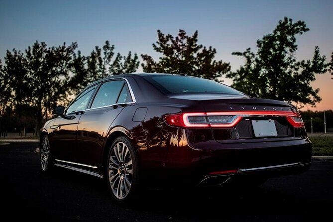 Curbside Sedan Transportation From OHARE or Midway Airport to Downtown Chicago - Pricing Details and Cancellation Policy