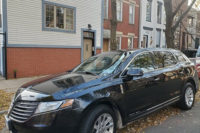Curbside Sedan Transportation From OHARE or Midway Airport to Downtown Chicago - Whats Included in Your Ride