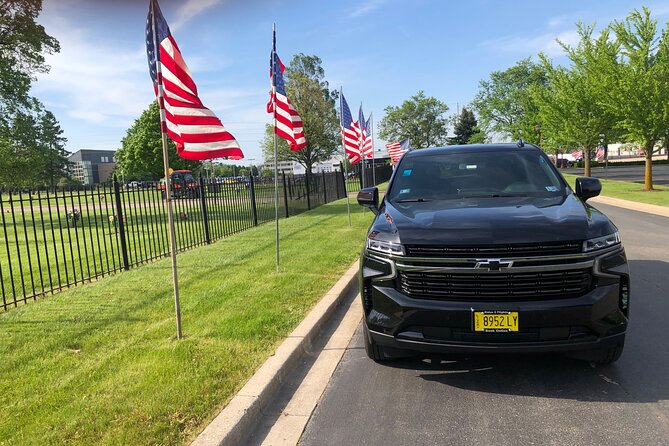 Curbside SUV Transfer From ORD to Downtown Chicago - Chauffeur and Vehicle Details
