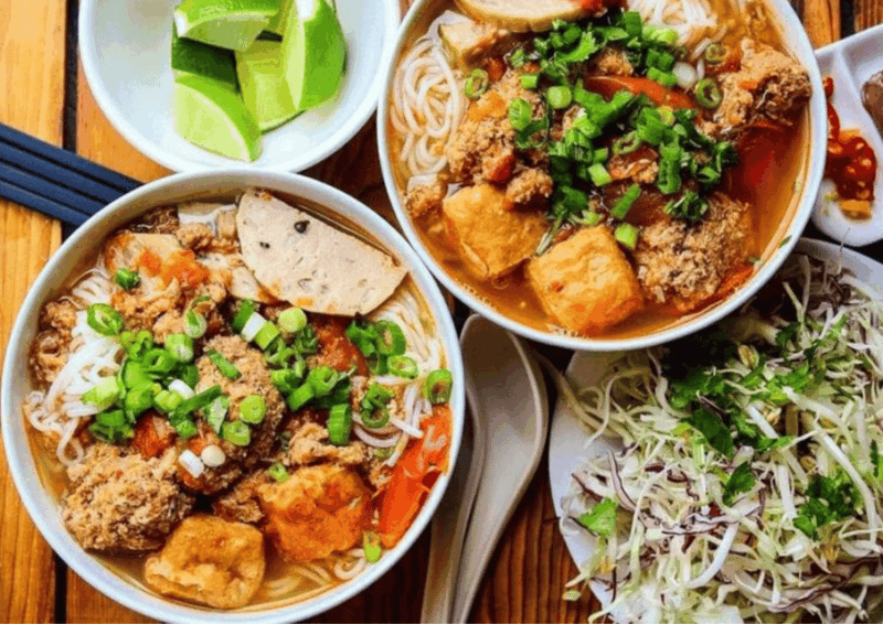 Curious About Vietnam: Food and Train Street - Key Points