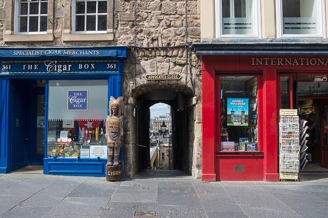 Curious Tales of the Royal Mile - Private Walking Tour - Exploring Edinburghs Captivating History