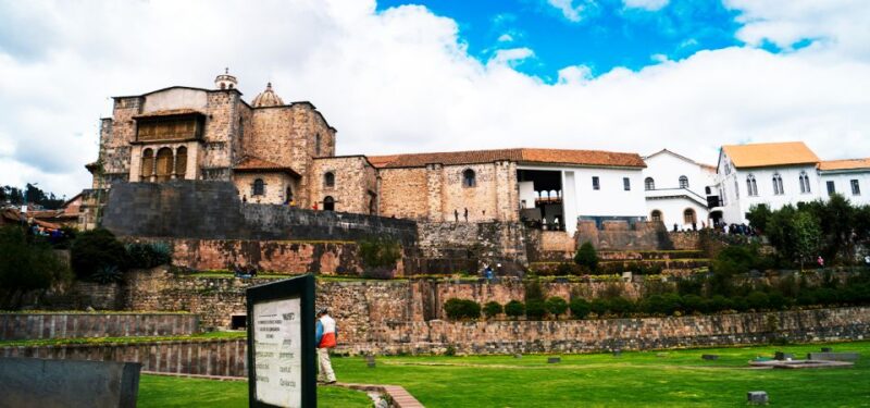 Cusco: Historic Walking Tour With Pisco Sour and Music Show - Exploring Cuscos History