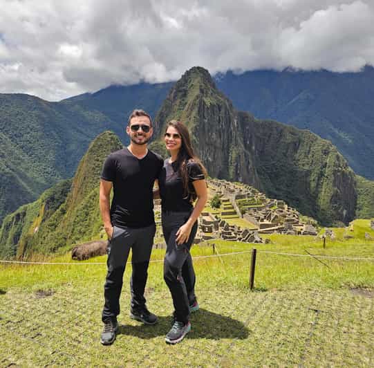 Cusco: Sacred Valley Machupicchu With Glamping All Inclusive - Visiting Machu Picchu