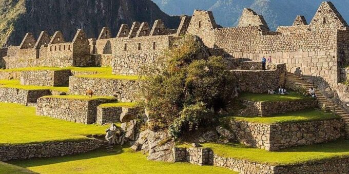 Cusco: Sacred Valley – Moray and Salineras + Machu Picchu - Return Transportation