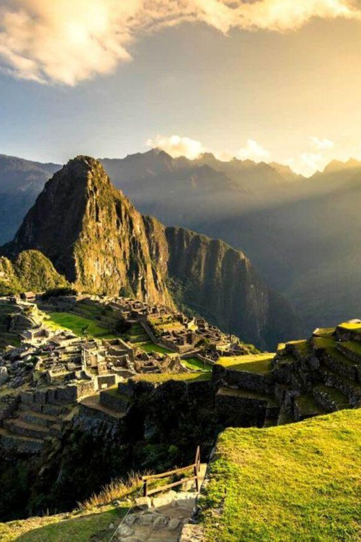 Cusco:2D Machu Picchu via the Inca Trail and Panoramic Train - Inclusions