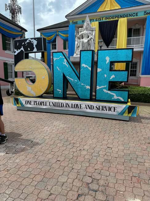 Customizable half day group tour (price per vehicle) - Key Points