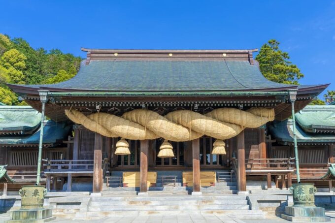 Customizable Walking Tour With Ramen Tasting and Local Guide - Exploring Tenjin District