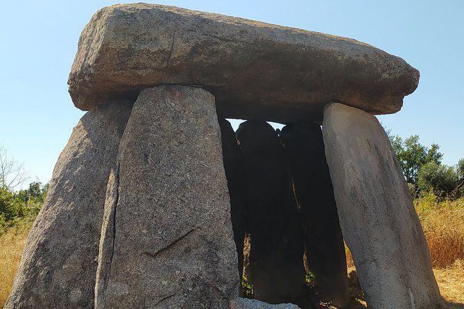 Cycle to Ancient Dolmens in Azenha. History, Theory & Folklore Guided Tour - Cara Creek Eco Lodge