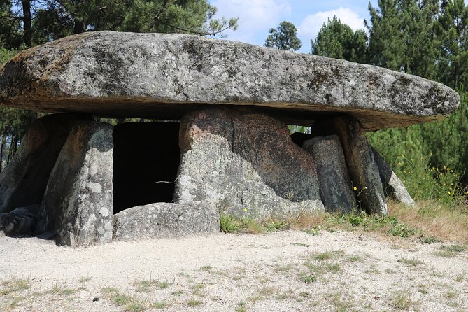 Cycle to Ancient Dolmens in Azenha. History, Theory & Folklore Guided Tour - Dolmens
