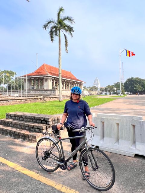 Cycling Through Colombo - Experience Highlights
