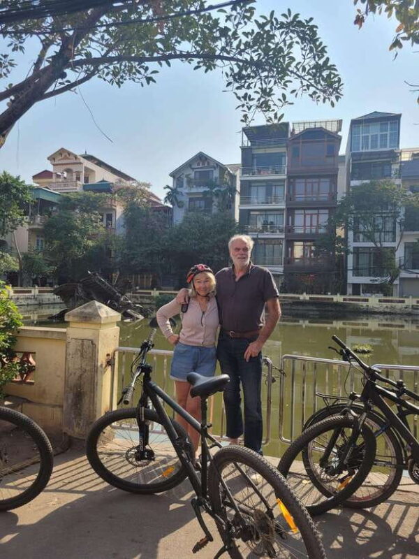 Cycling Through Hanoi: Old Quarter Pagodas & Red River Delta - Tranquility at West Lake and Its Pagodas