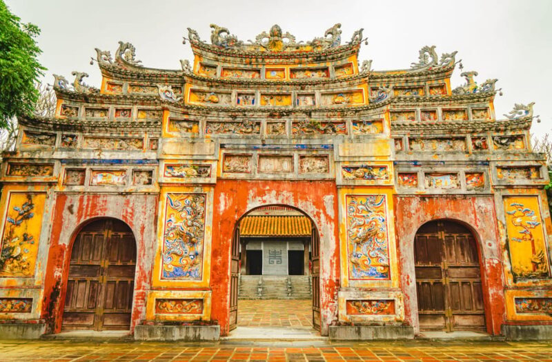 Cycling Through Royal Tombs - Inclusions