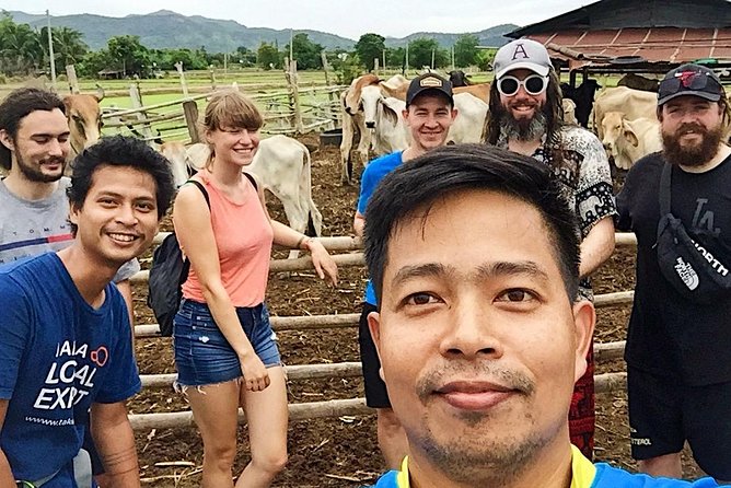 Cycling to Visit Local Experience and Learn Culture With Local Expert - Interacting With Local Expert