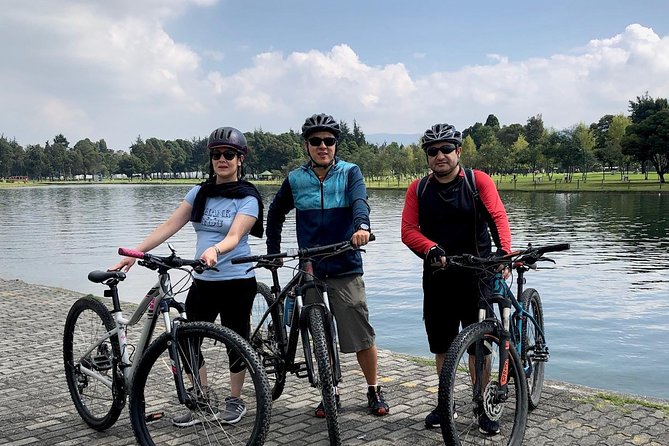Cycling Tour in Simon Bolivar Park and Virgilio Barco Library - Exploring Simon Bolivar Park