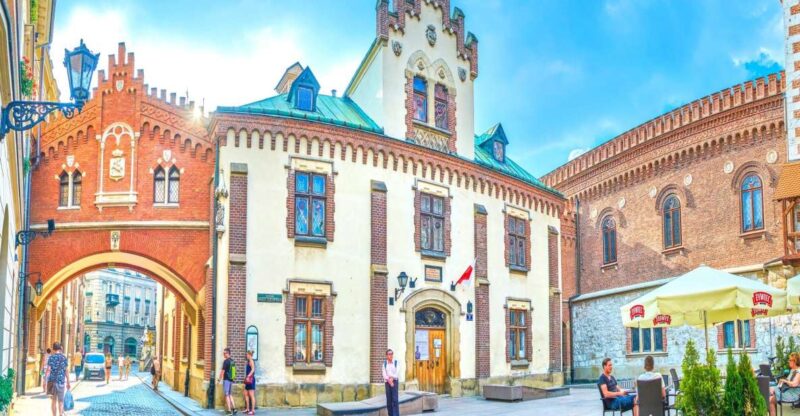 Czartoryski Palace Museum Tickets and Krakow Old Town Tour - Tour Highlights