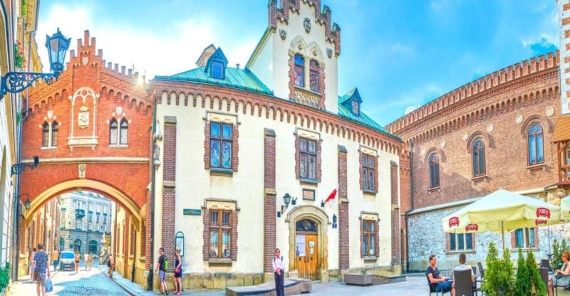 Czartoryski Palace Museum Tickets and Krakow Old Town Tour - Guided Tour Options
