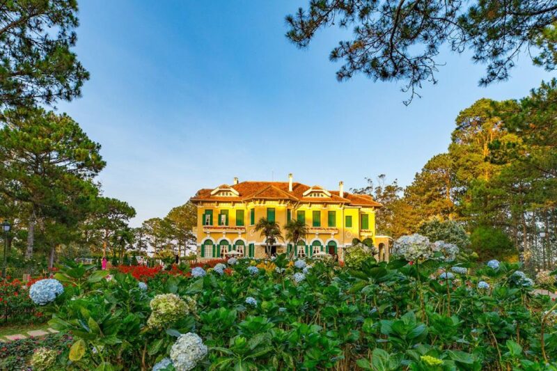 Da Lat: Half Day Explorer Tour to Tunnel & Waterfalls - Crazy House Exploration
