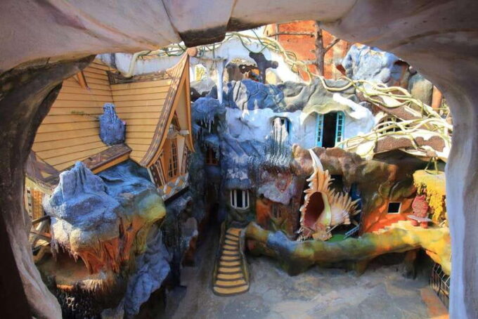 Da Lat: Lang Biang Mountain, Robin Hill & Zen Monastery Trip - Discovering the Whimsical Crazy House