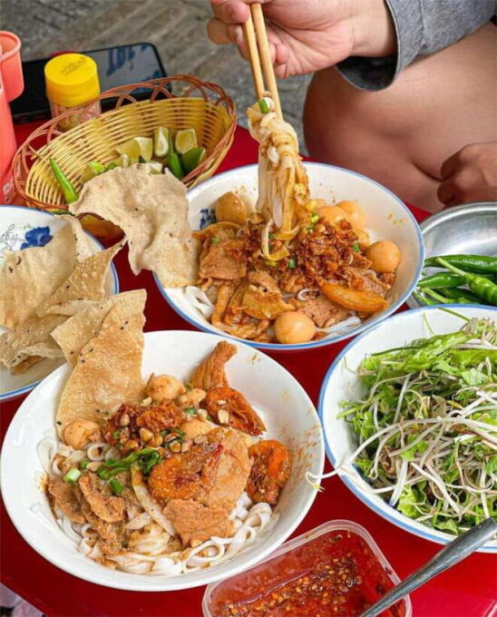 Da Nang: 4 Hours Visit Around Da Nang City - Han River Cruise: Enjoy Nighttime Views of Da Nangs Illuminated Skyline