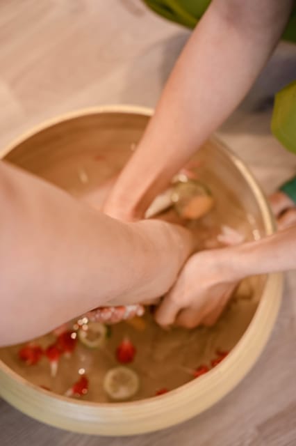 Da Nang: 60 Minutes Relax With Leg Massage (Free Pick-Up) - Languages and Meeting Point